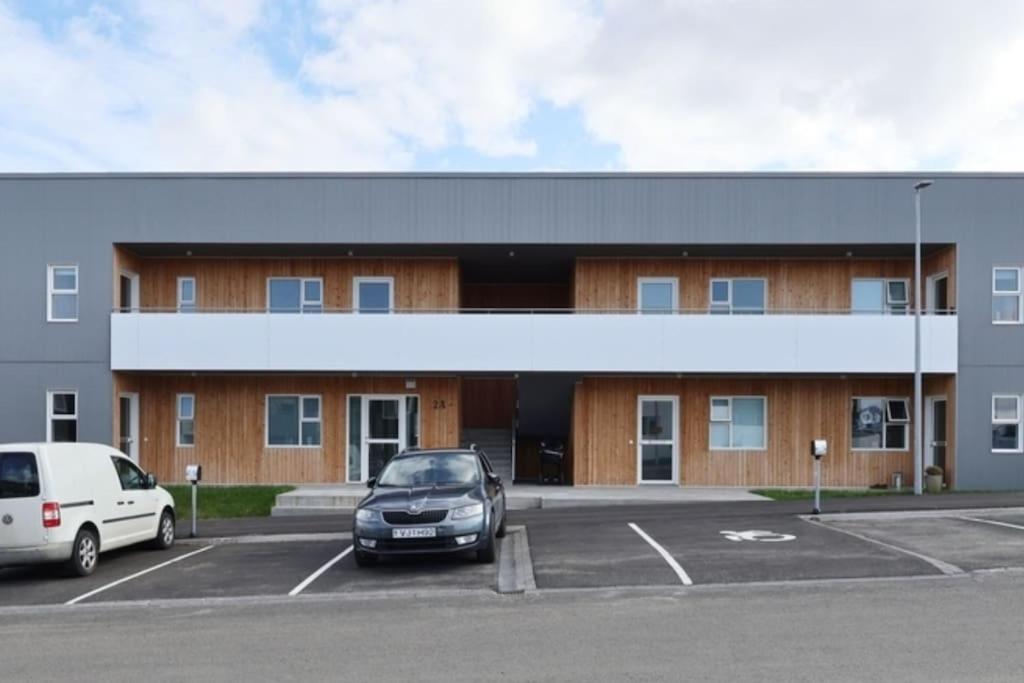 Nice & Cozy Two Bedroom Apartment With A Balcony Akureyri Exterior foto