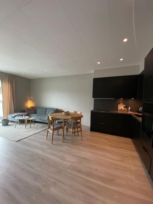 Nice & Cozy Two Bedroom Apartment With A Balcony Akureyri Exterior foto