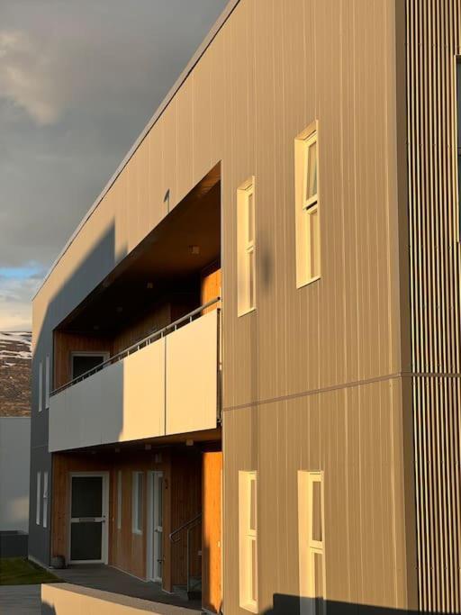 Nice & Cozy Two Bedroom Apartment With A Balcony Akureyri Exterior foto